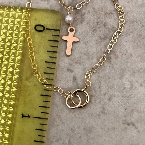 Teeny tiny solid gold cross and pearl necklace - Picture 4 of 4